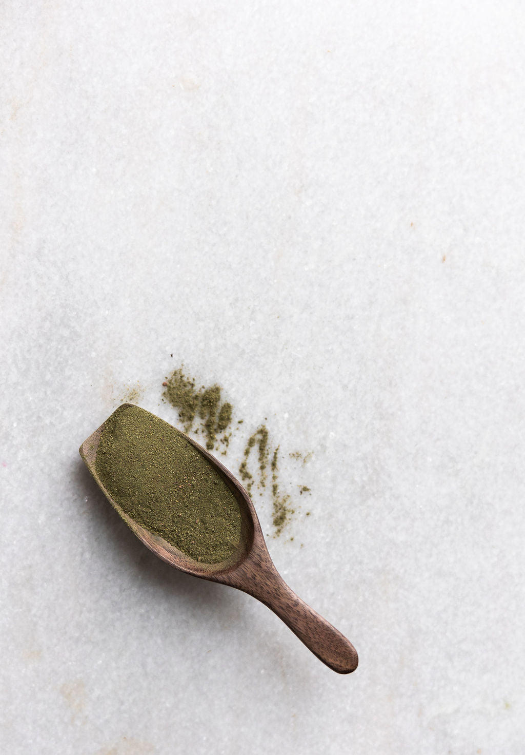 Superfood Powders vs. Multivitamins - Which is Better?